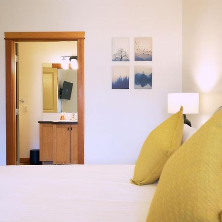 Appartement Mtn View Escape With King Size Bed With Outdoor Pool - Banff Pass Included! à Canmore Extérieur photo