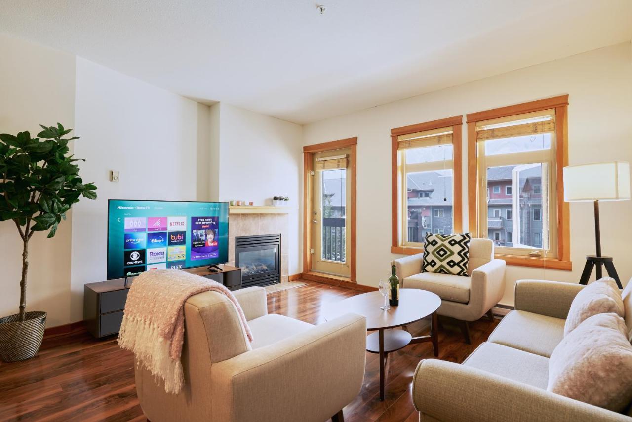 Appartement Mtn View Escape With King Size Bed With Outdoor Pool - Banff Pass Included! à Canmore Extérieur photo