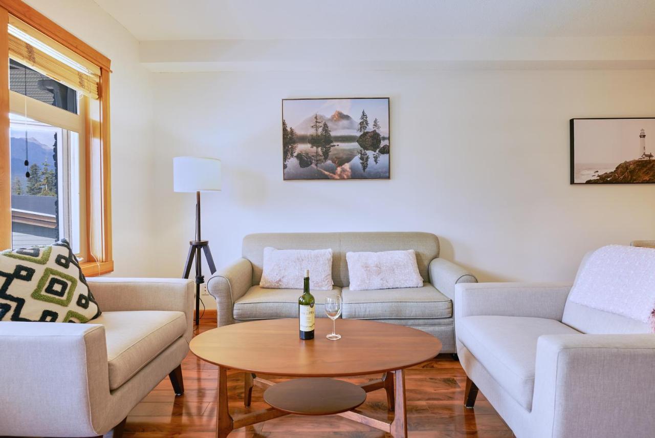 Appartement Mtn View Escape With King Size Bed With Outdoor Pool - Banff Pass Included! à Canmore Extérieur photo