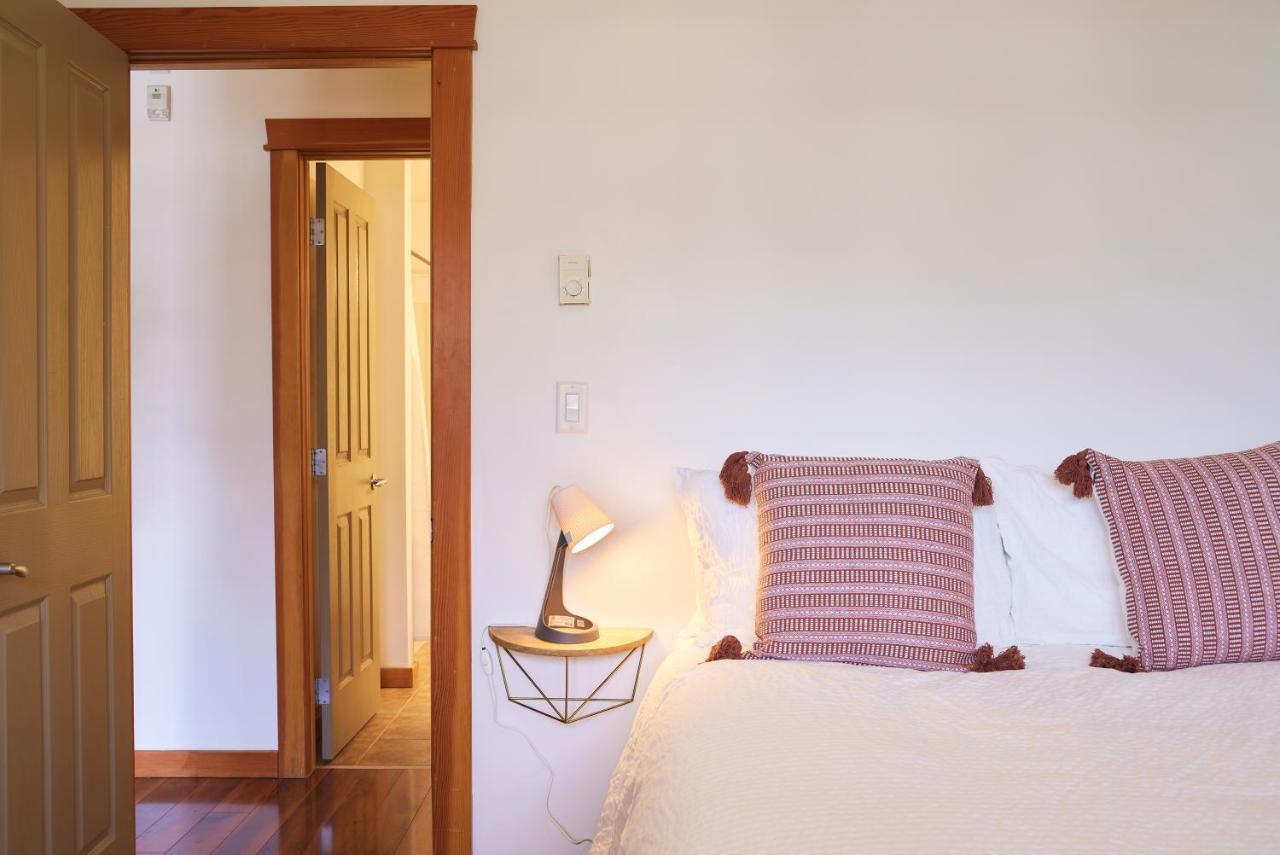 Appartement Mtn View Escape With King Size Bed With Outdoor Pool - Banff Pass Included! à Canmore Extérieur photo