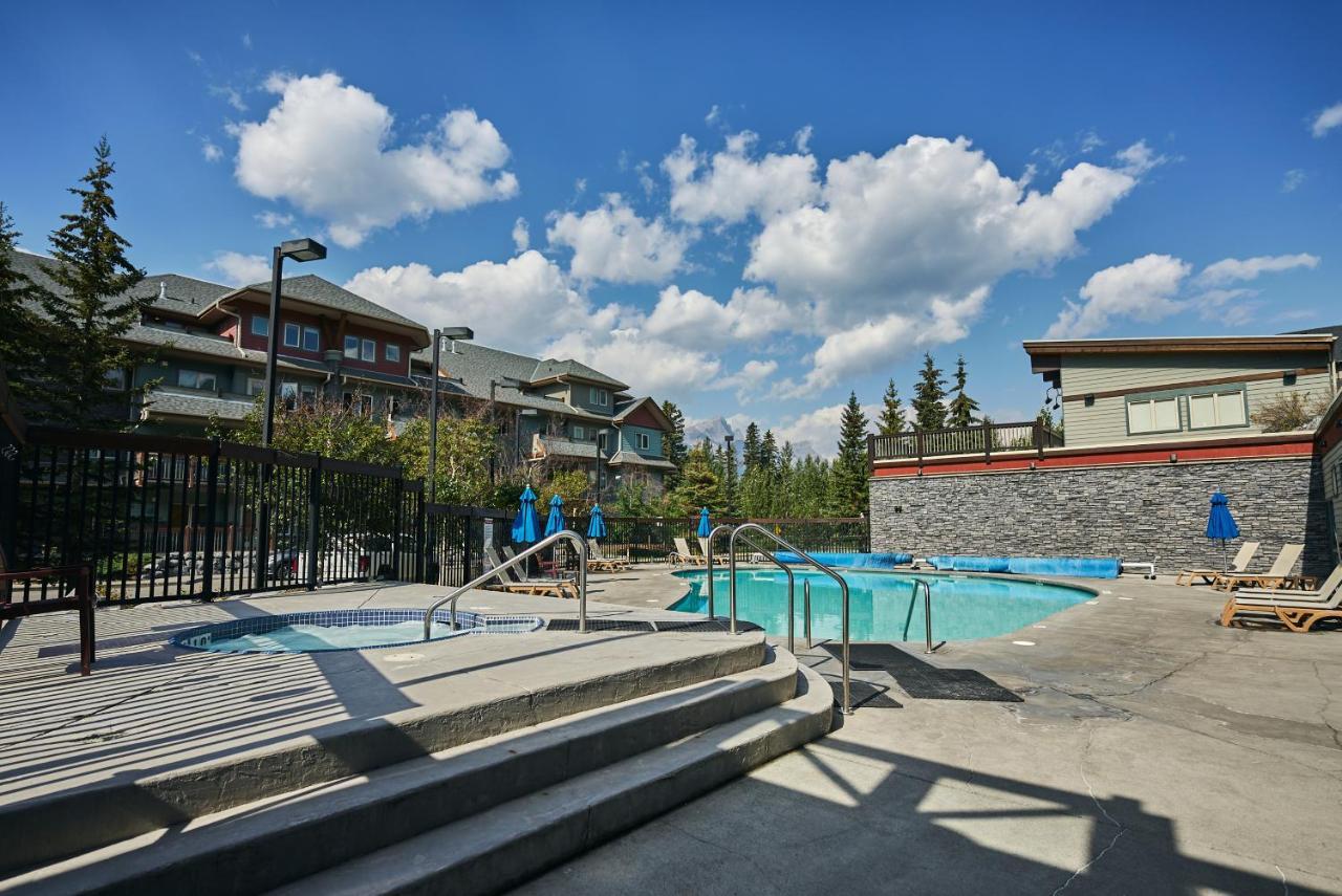 Appartement Mtn View Escape With King Size Bed With Outdoor Pool - Banff Pass Included! à Canmore Extérieur photo