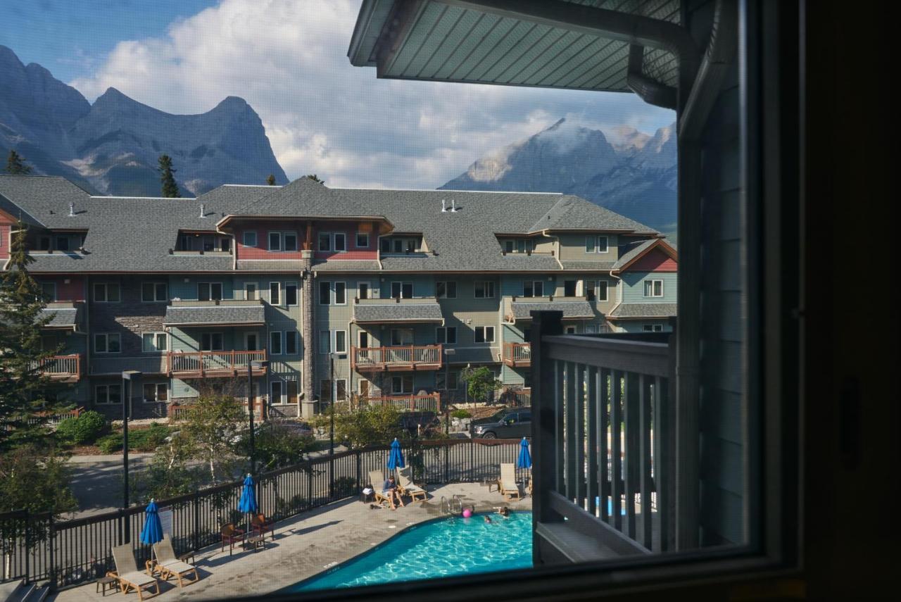 Appartement Mtn View Escape With King Size Bed With Outdoor Pool - Banff Pass Included! à Canmore Extérieur photo